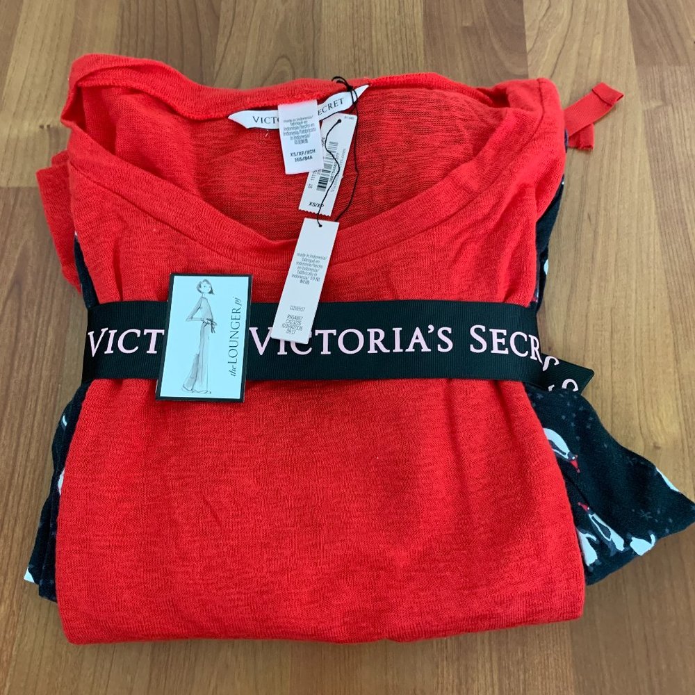 NWT VICTORIA’S SECRET THE LOUNGER PJ PAJAMA SET RED PARTY PENGUIN XSmall
